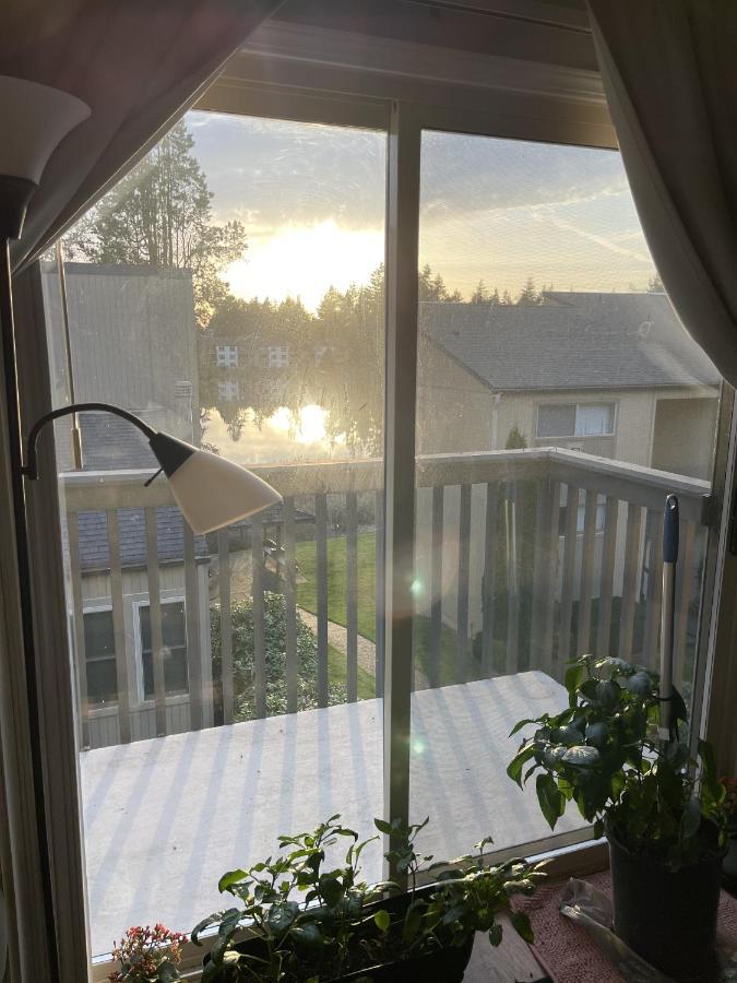Shared Space With Private Room In Beautiful Lakefront Apartment Federal Way Zewnętrze zdjęcie
