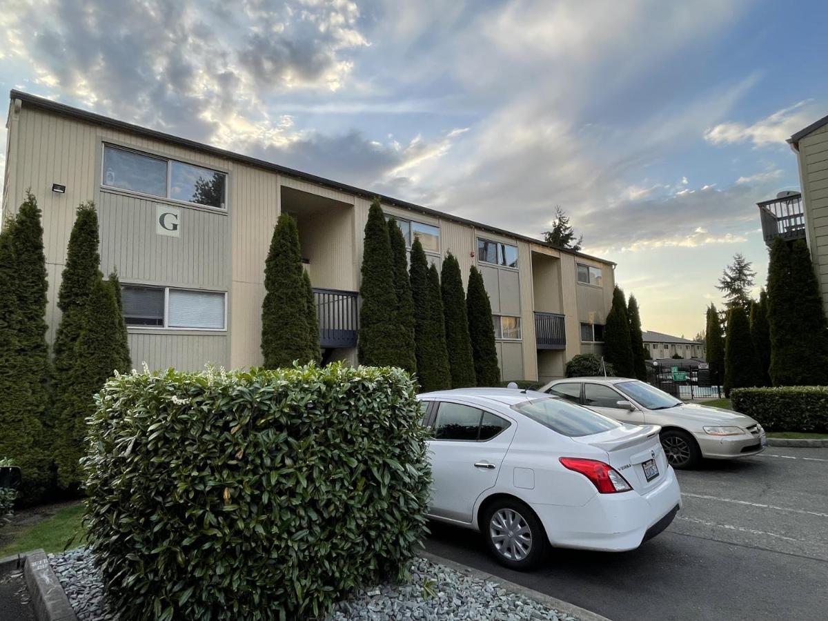 Shared Space With Private Room In Beautiful Lakefront Apartment Federal Way Zewnętrze zdjęcie