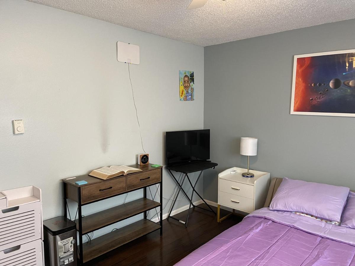 Shared Space With Private Room In Beautiful Lakefront Apartment Federal Way Zewnętrze zdjęcie